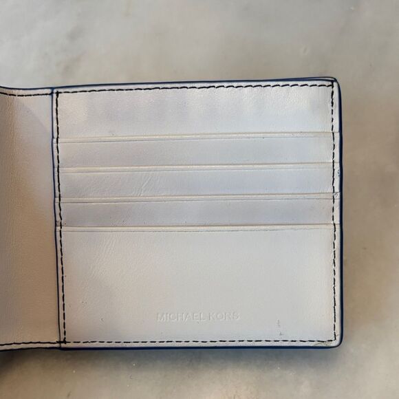 Michael Kors Cooper Signature Logo Billfold Wallet - Picture 13 of 16